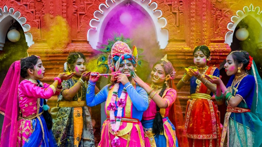 ladies at holi
