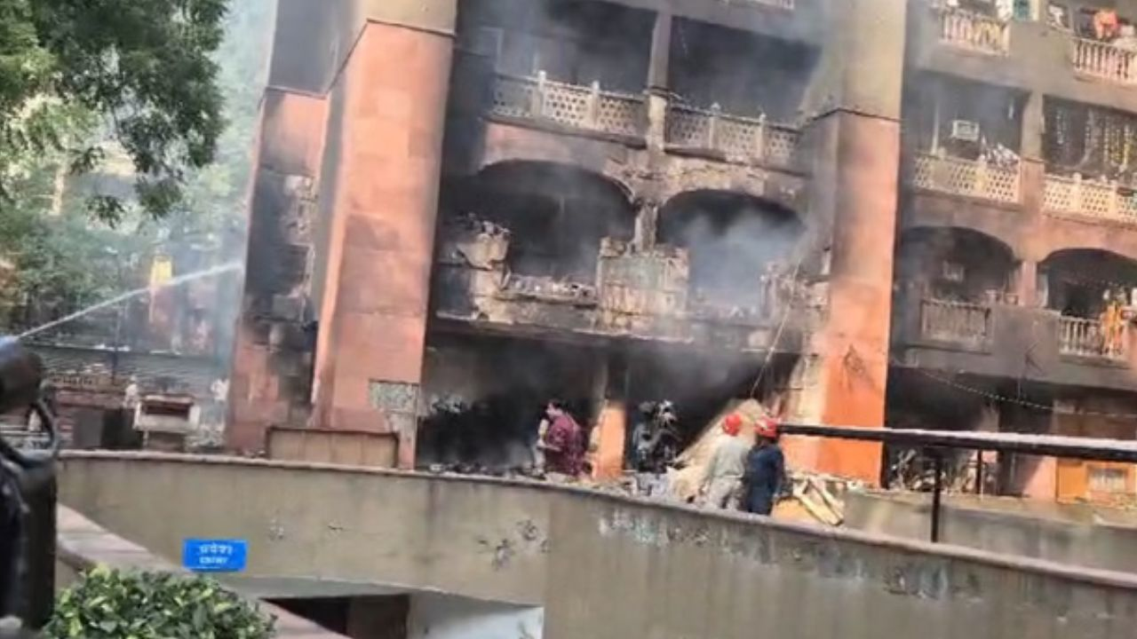 Delhi Fire.