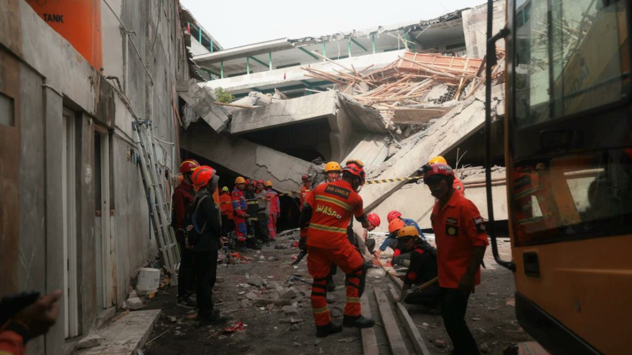 indonesia school collapse