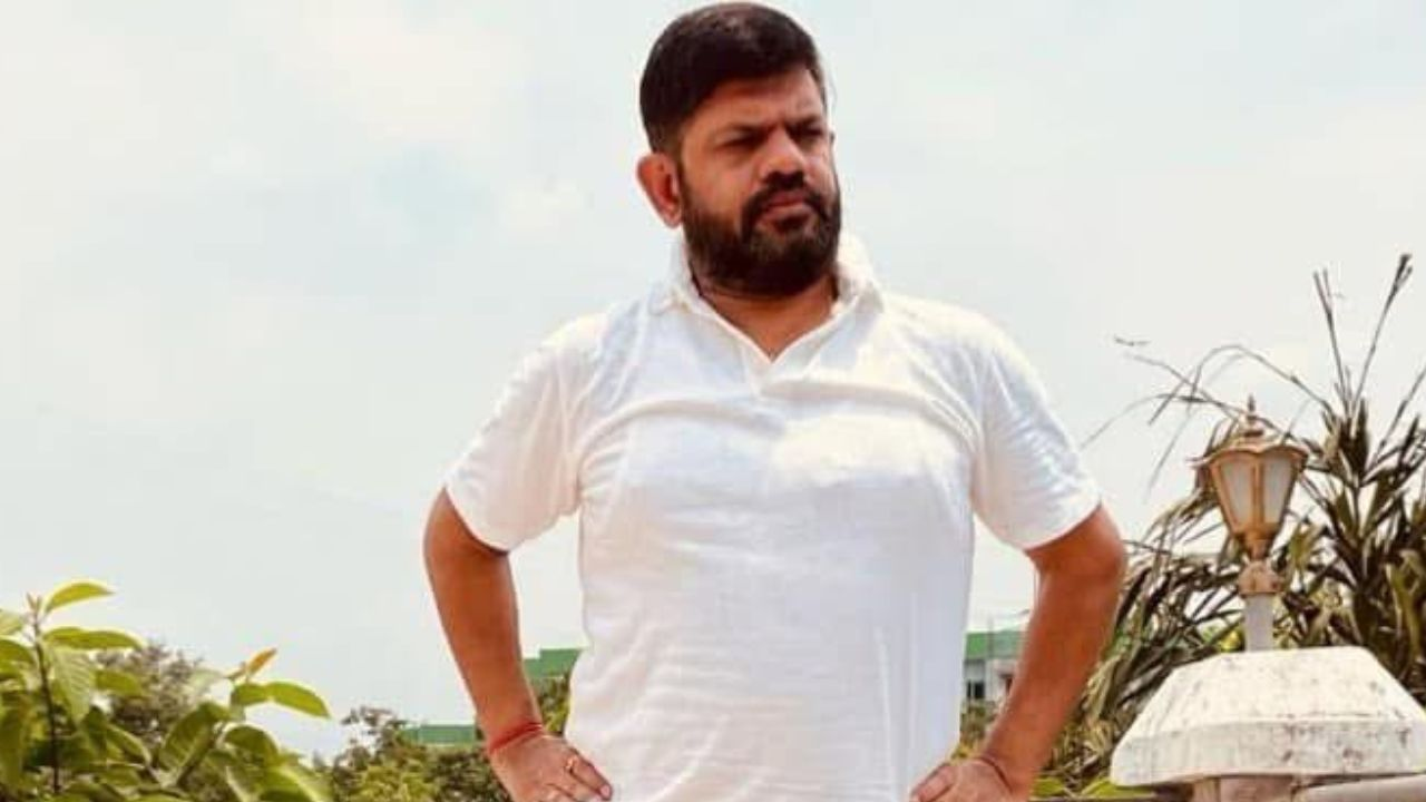 Who is Rakesh Singh