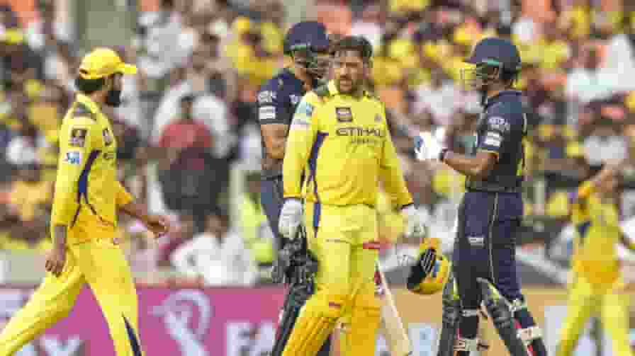 MS Dhoni vs Gujarat Titans