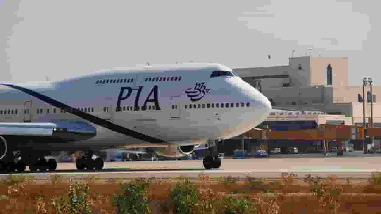 Pakistani flights banned india loss of PIA 