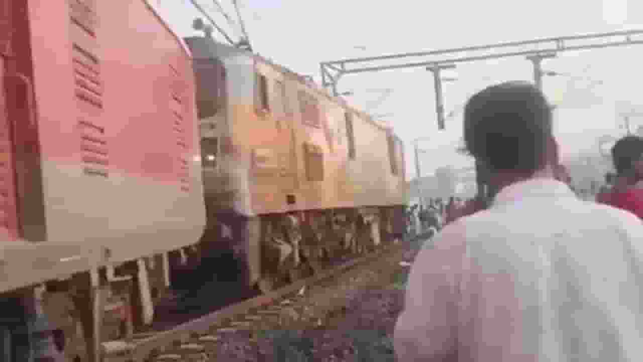 Secunderabad Shalimar Express train derail