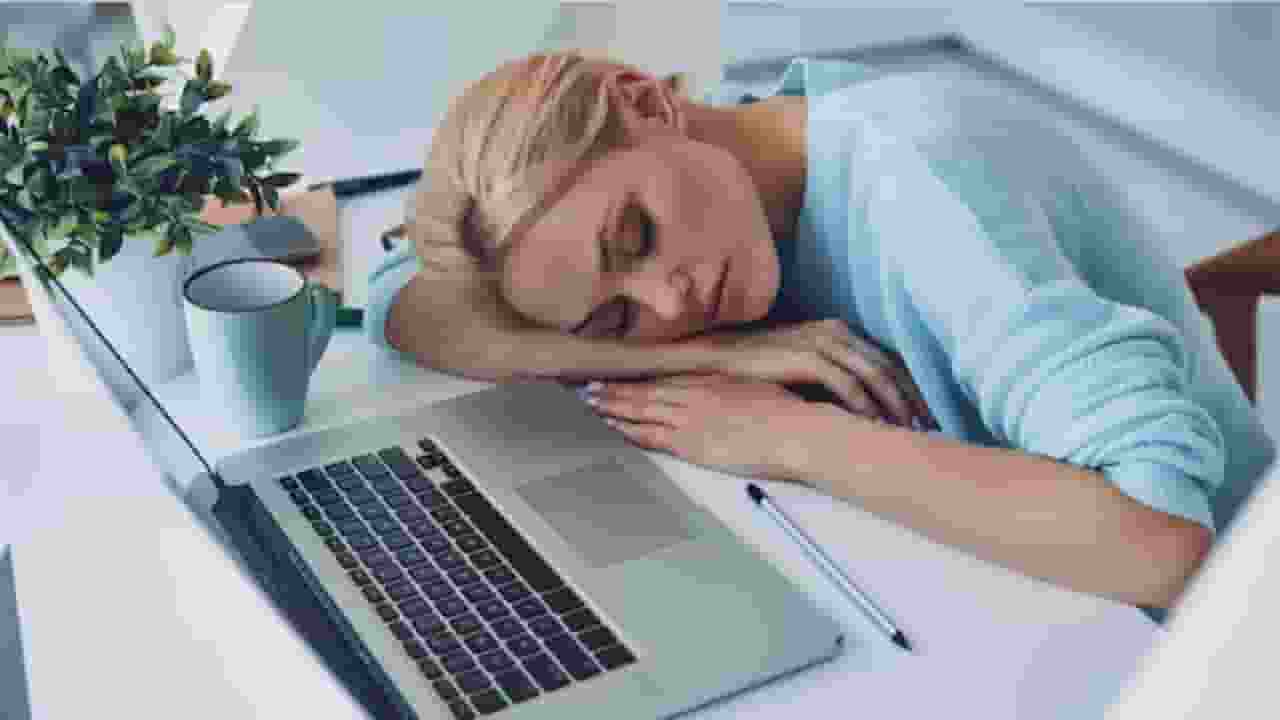 feeling sleepy daynight