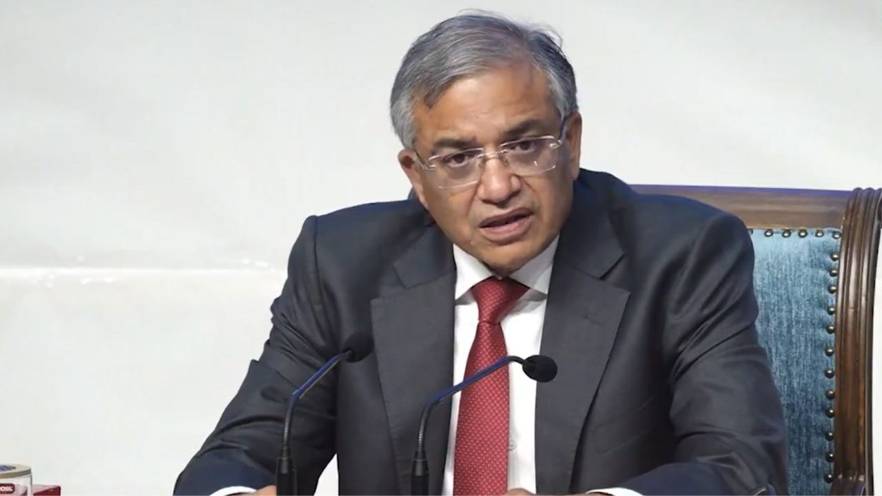 वोट चोरी-SIR पर चुनाव आयोग की PC, कहा- कर्तव्य से पीछे नहीं हटेंगे Gyanesh Kumar