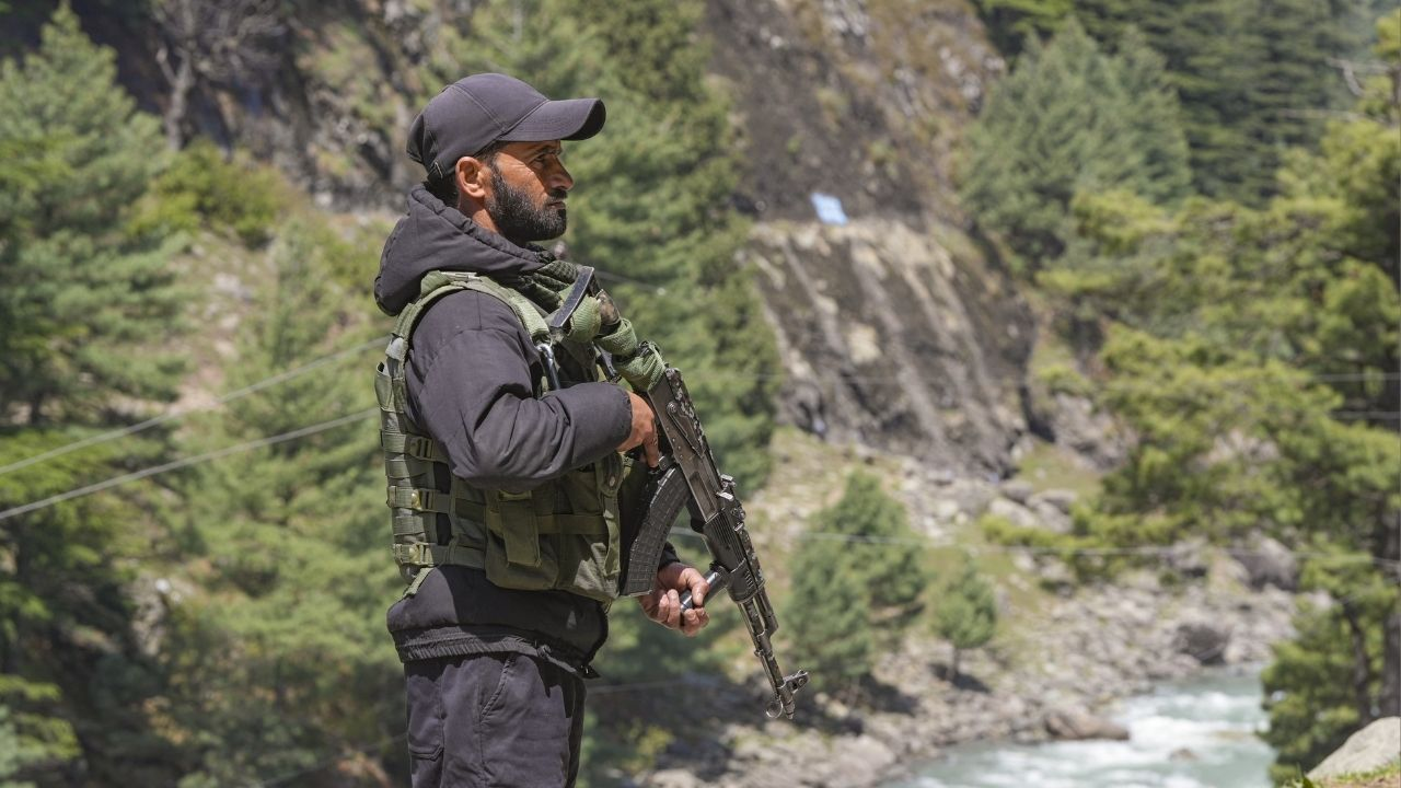 जम्मू-कश्मीर की कमजोर कड़ियां, जहां से घुसपैठ करते हैं आतंकी Jammu and Kashmir