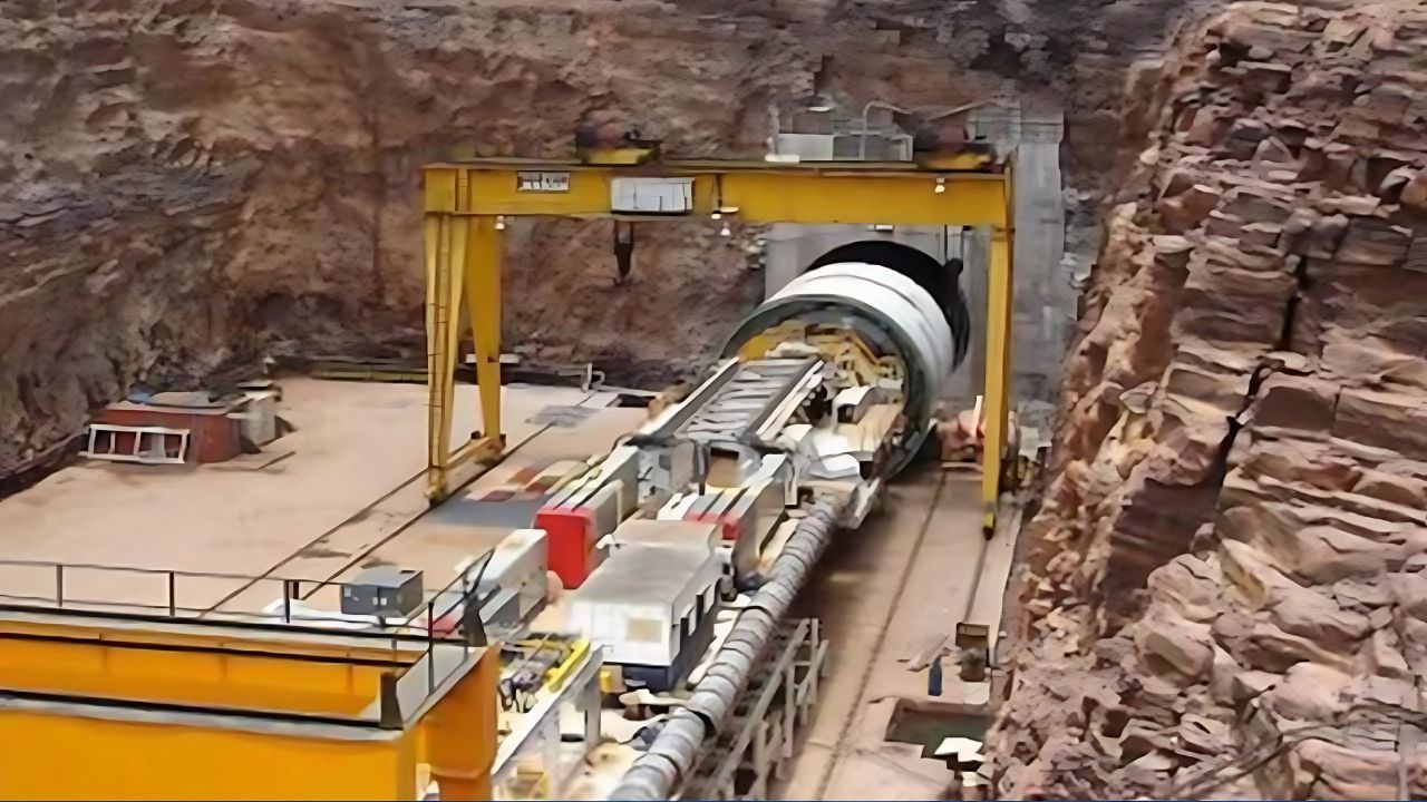 तेलंगाना टनल हादसा: 8 अभी भी फंसे, PM मोदी ने CM रेवंत से की बात Telangana Crisis