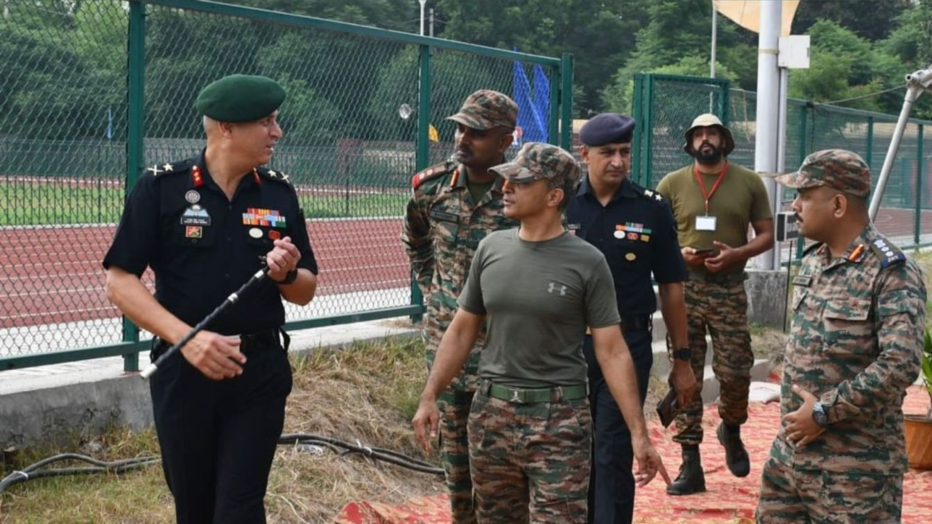 सेना में अधिकारी बनना है? जानिए 12वीं से ग्रेजुएशन पास की भर्तियां Indian Army