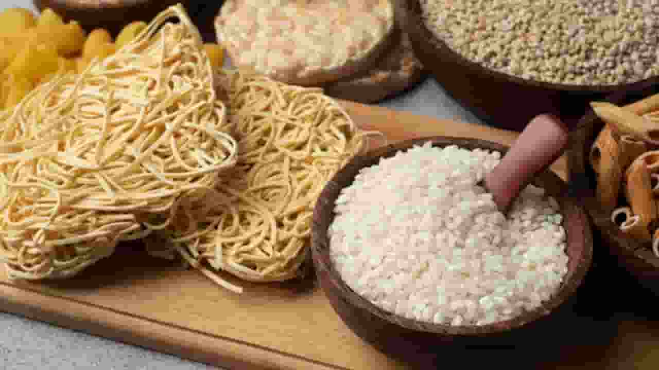 रोटी और सफेद चावल खाने से बढ़ता है डायबिटीज और मोटापे का खतरा carbohydrate food cause metabolic disorder