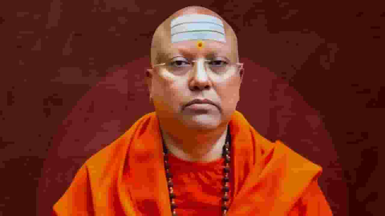 17 लड़कियों से छेड़खानी का आरोप, कौन हैं चैतन्यानंद सरस्वती? Chaitanyananda Saraswati