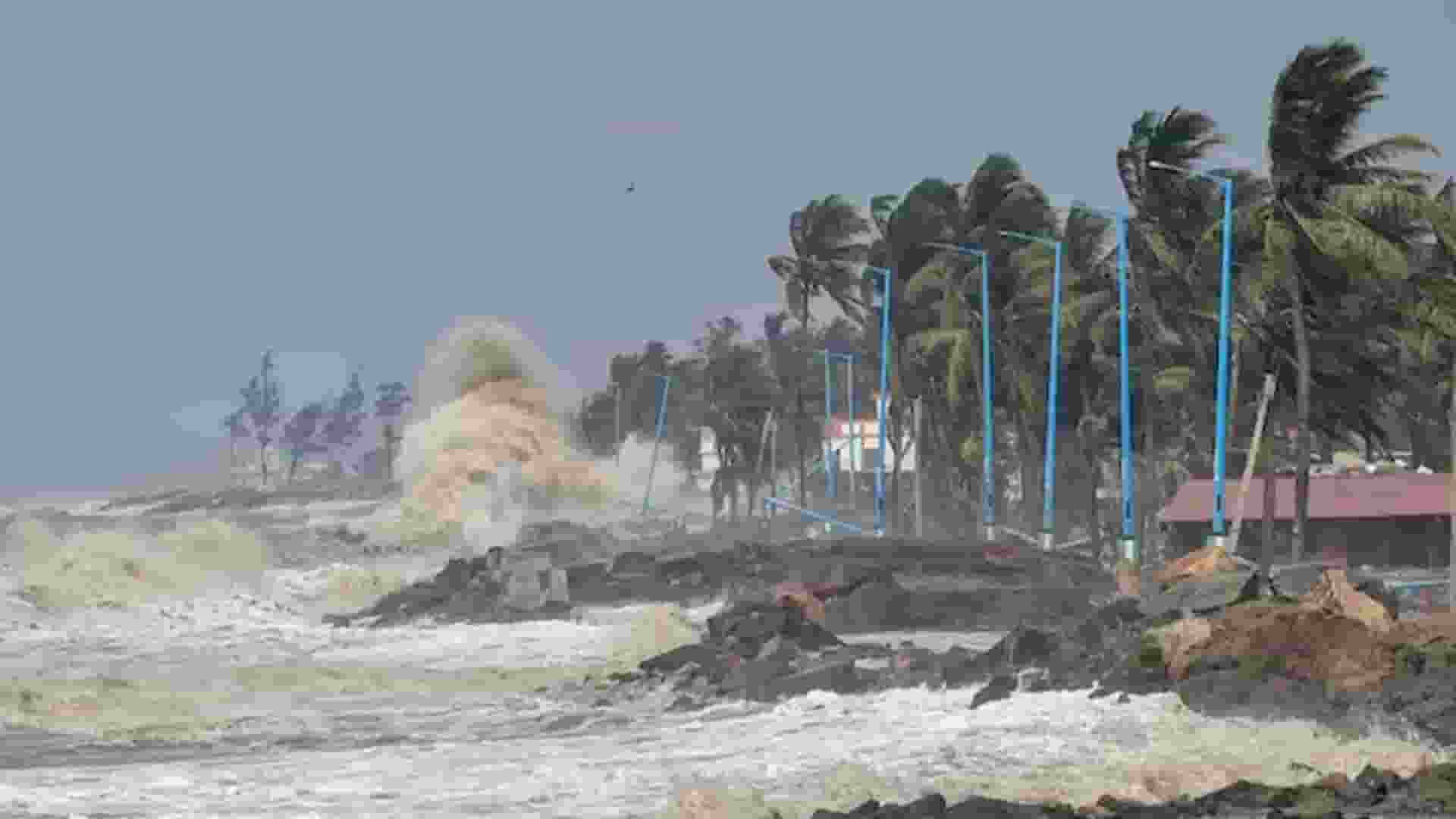 अरब सागर में उठा सीजन का पहला चक्रवात, गुजरात-महाराष्ट्र में अलर्ट Cyclone