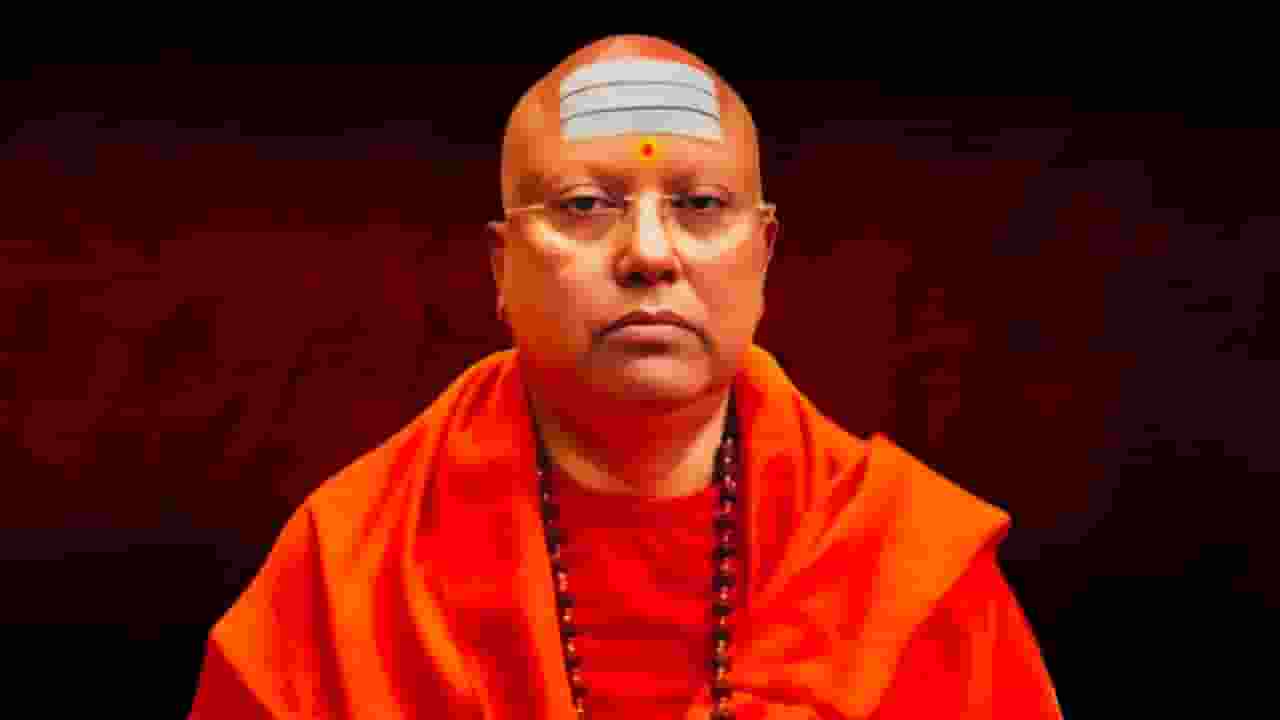 17 लड़कियों के साथ चैतन्यानंद ने क्या-क्या किया? FIR में सामने आया सच Swami Chaitanyananda Saraswati