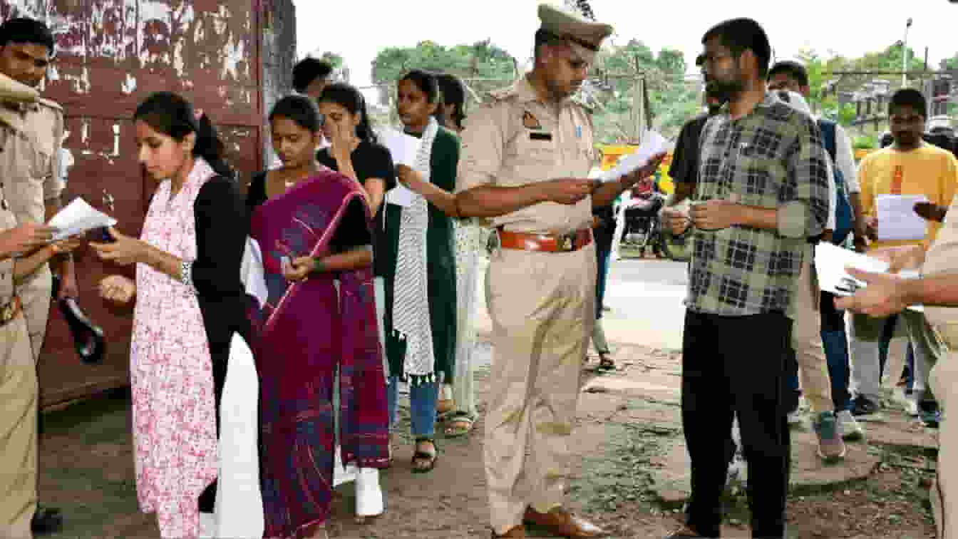 IBPS क्लर्क प्रिलिम्स में आसान रहा पेपर, रिजल्ट, मेन्स, कटऑफ सब जानिए IBPS Clerk