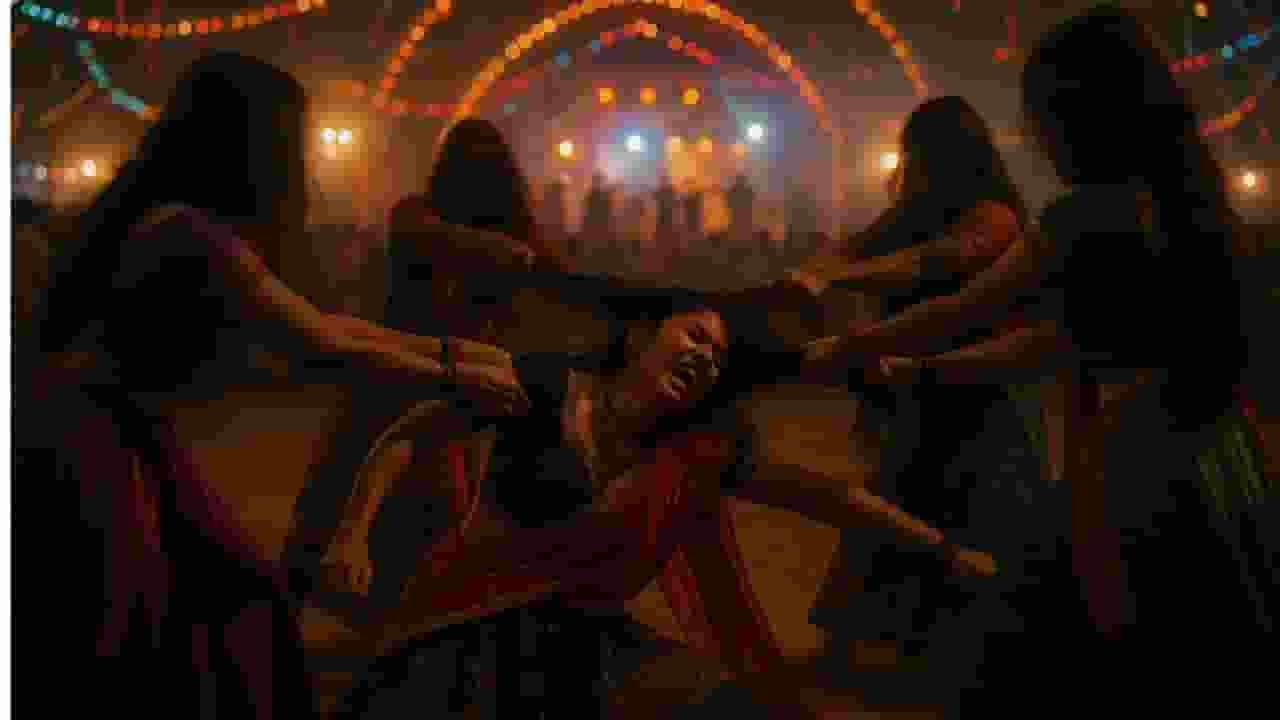 गुजरात: बाल खींचे, धमकाया, गालियां दीं; गरबा में दलित महिला से बदसलूकी gujarat garba