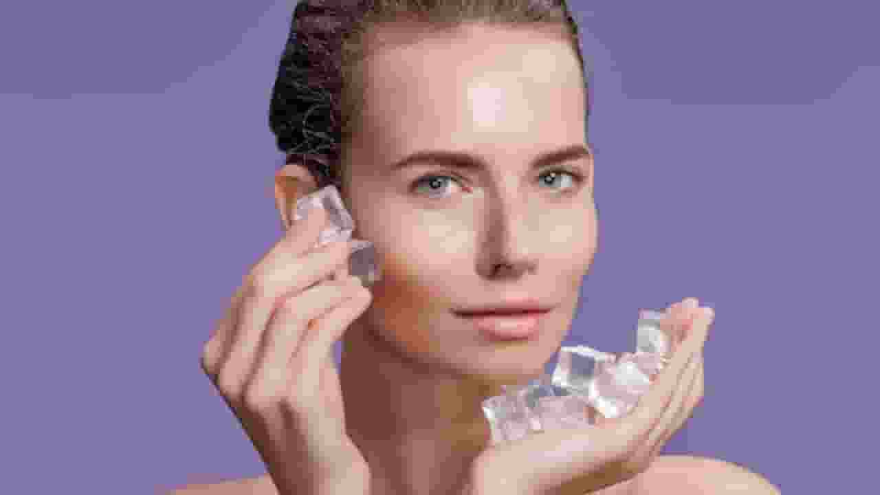 क्या है आइस फेशियल? जिससे त्वचा लगेगी दमकती और ग्लोइंग
 ice Facial Skincare
