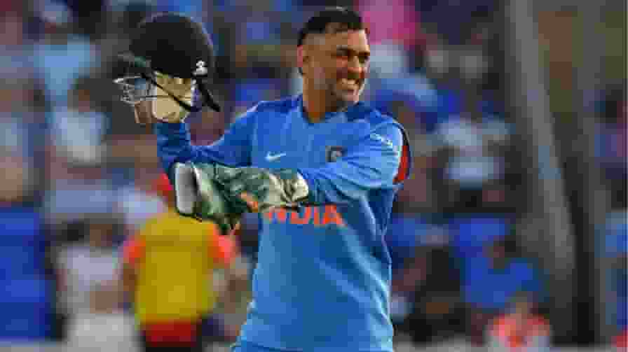 एशिया कप में धोनी के नाम है ऐसा अनोखा रिकॉर्ड, जिसका टूटना नामुमकिन है MS Dhoni Smile