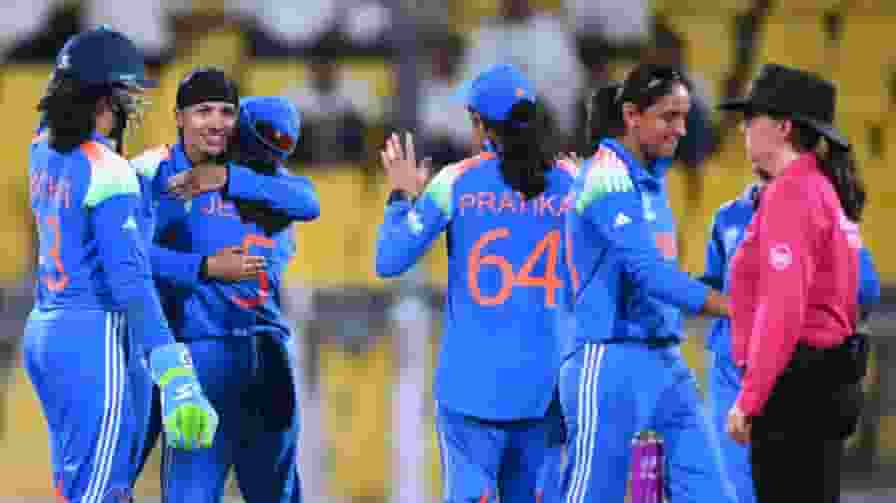 महिला ODI वर्ल्ड कप में भारतीय टीम का विजयी आगाज, दीप्ति ने दिलाई जीत IND W vs SL W