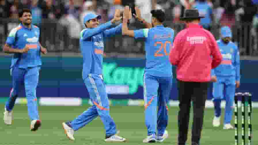 Shubman Gill Axar Patel ODI