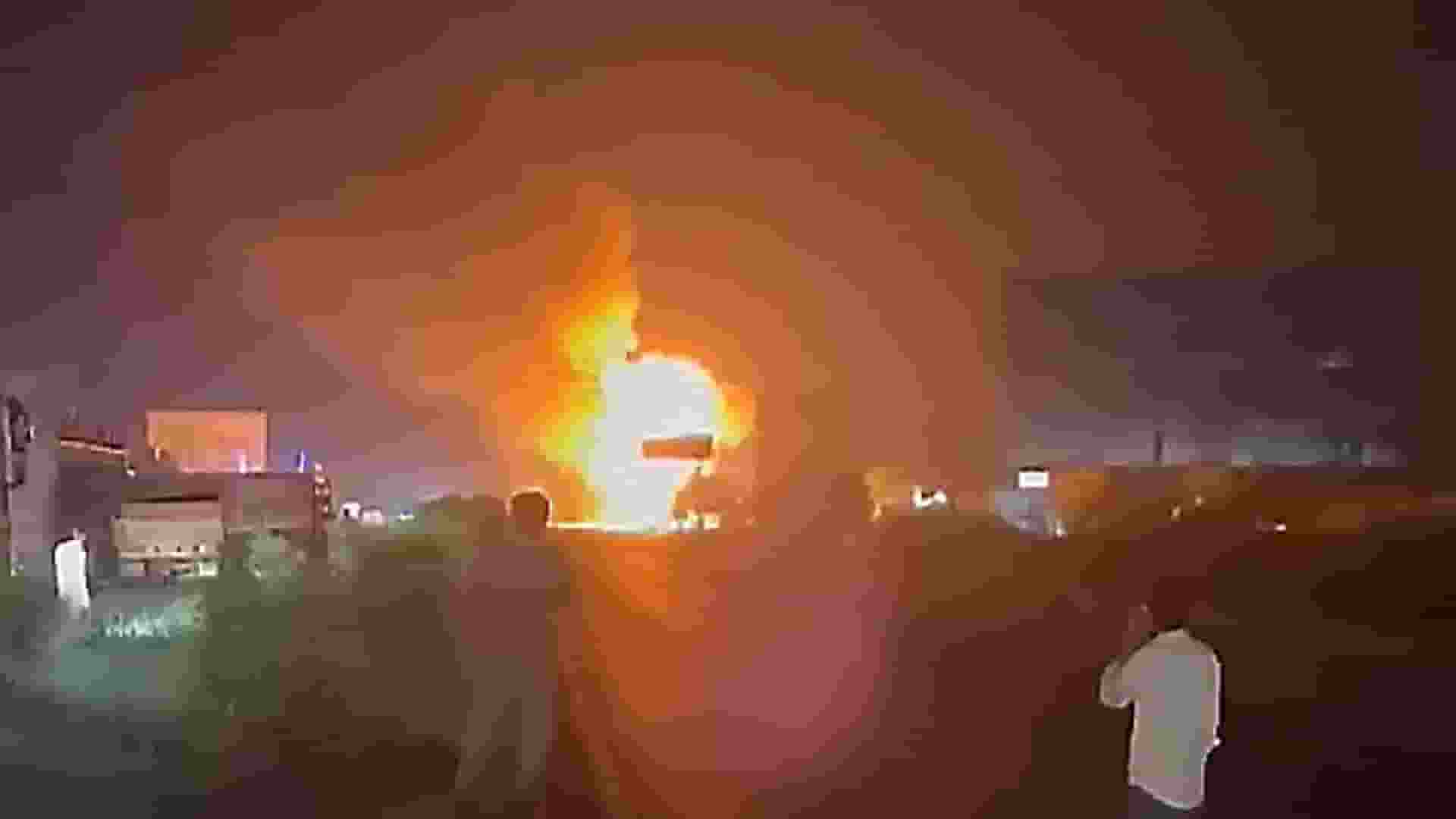 जयपुर-अजमेर हाईवे पर दो ट्रक आपस में भिड़े, आग लगने से कई धमाके LPG truck explosion