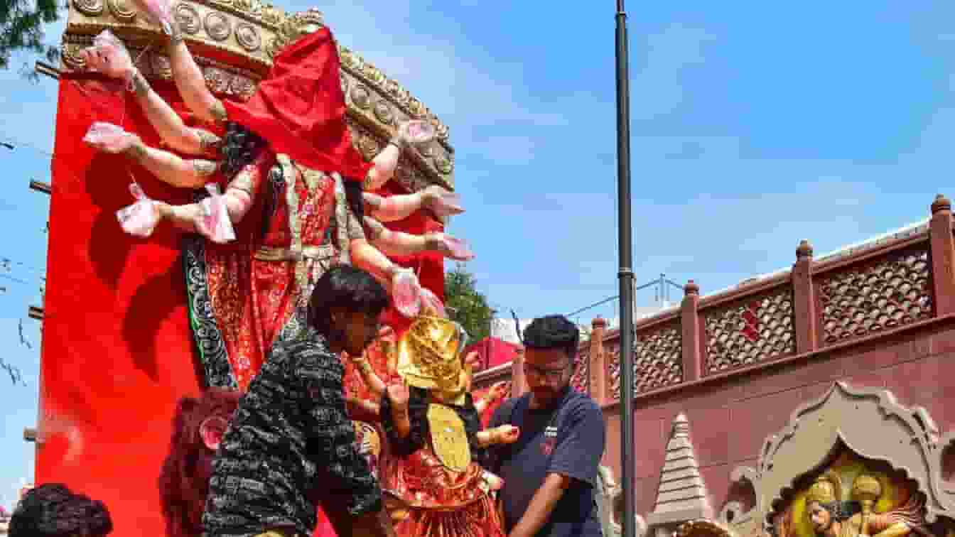 नवरात्रि में कैसे करें मूर्तियों की प्राण प्रतिष्ठा? वैदिक विधि जानिए Navratri