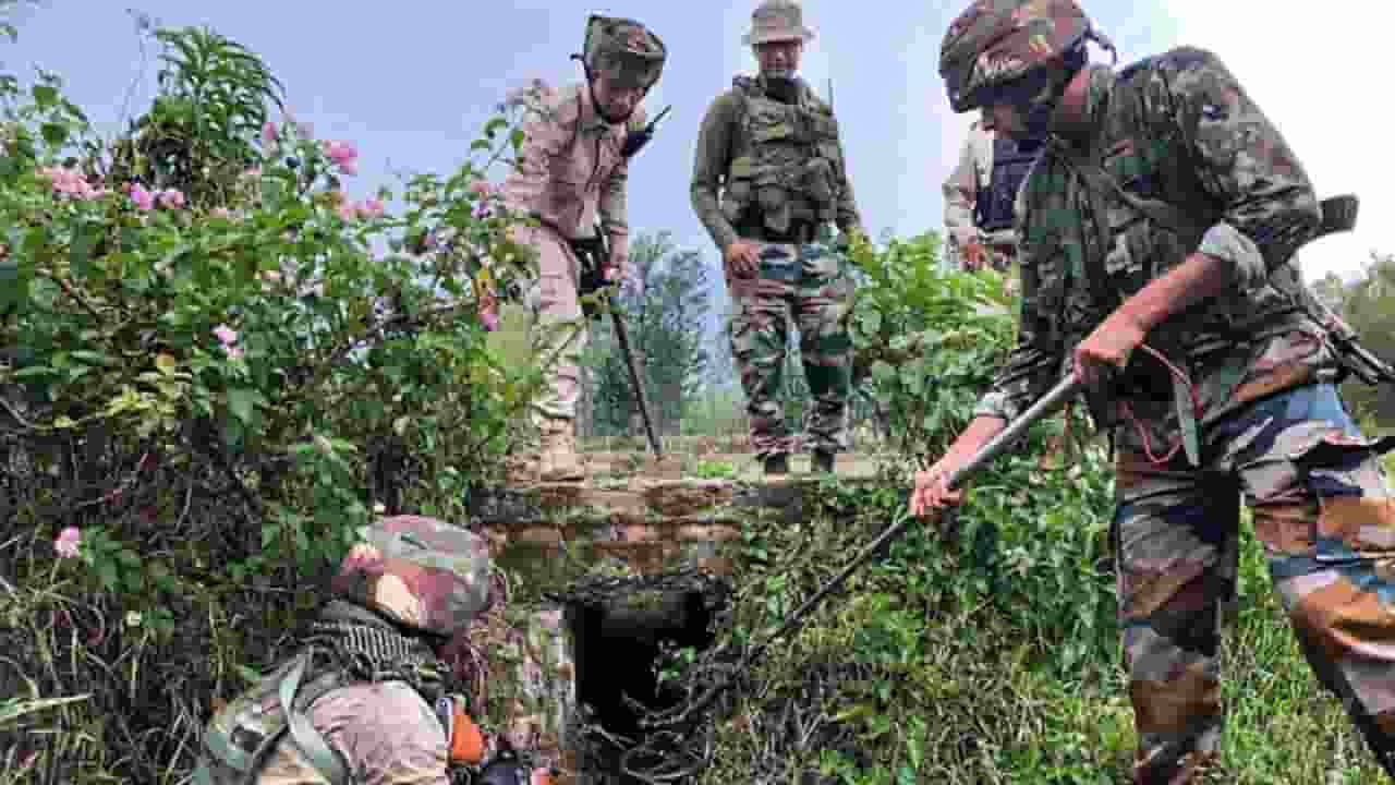 मणिपुर में असम राइफल्स के काफिले पर हमला, 2 जवान की मौत; 5 घायल Manipur News.