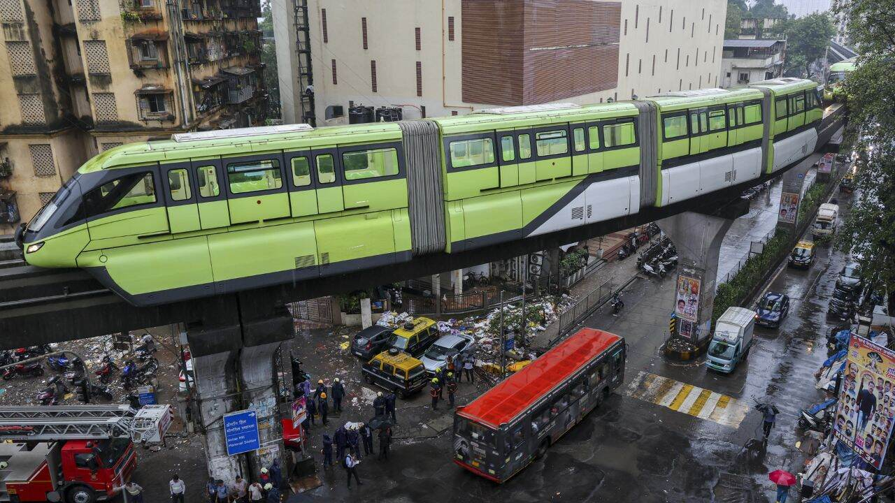 आमदनी अठन्नी, खर्चा रुपैया; मुंबई की मोनोरेल क्यों है 'सफेद हाथी'? mumbai monorail
