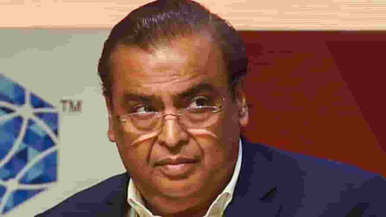 6% संपत्ति घटी फिर भी कैसे सबसे रईस बने मुकेश अंबानी? Mukesh Ambani.