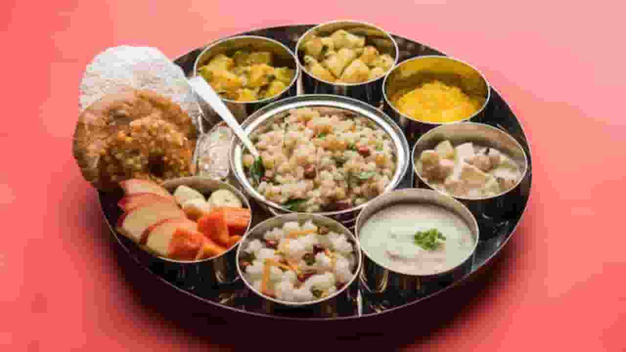 नवरात्रि में व्रत रखना सेहत के लिए कैसे फायदेमंद? डाइटिशियन से समझें
  navratri what to eat