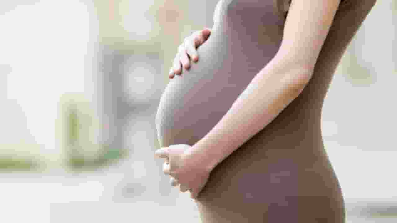 40 की उम्र में मां बनना क्यों कहलाता है 'हाई रिस्क प्रेग्नेंसी'? pregnancy at 40 age