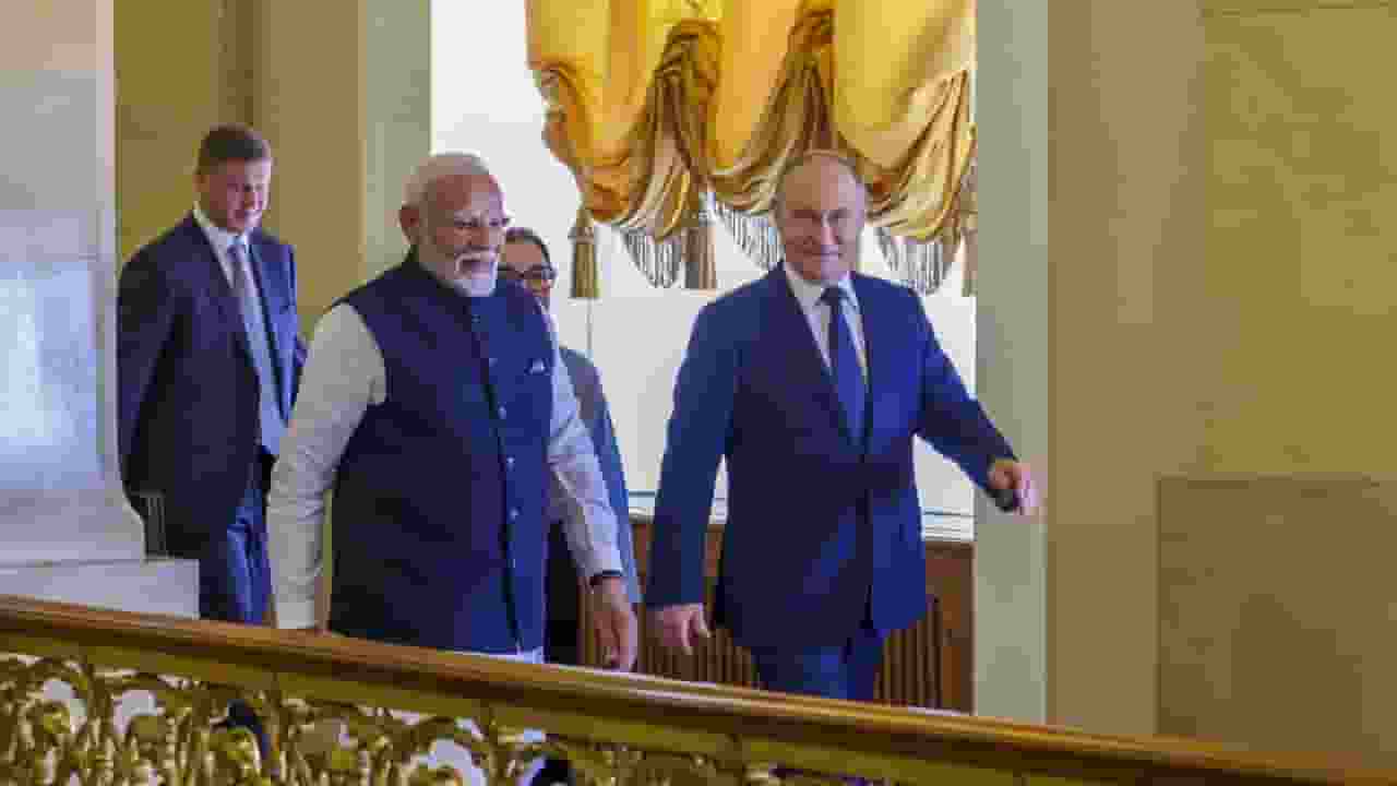 पीएम मोदी के जन्मदिन पर पुतिन ने किया फोन, यूक्रेन को लेकर हुई खास बात narendra modi vladimir putin । Photo Credit: PTI