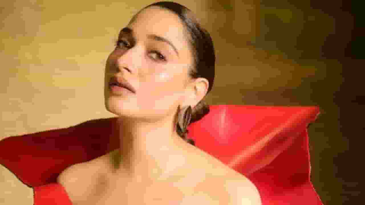 'मिल्की ब्यूटी' कहे जाने पर भड़कीं तमन्ना भाटिया, दिया करारा जवाब
 Tamannaah Bhatia