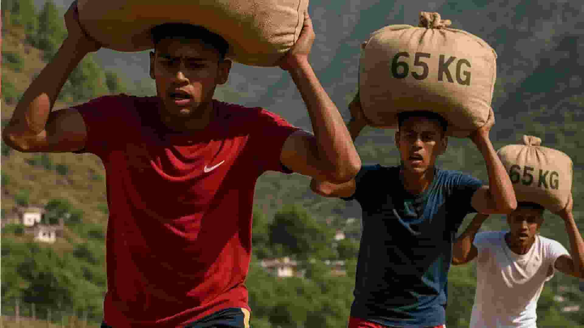 फायर ब्रिगेड भर्ती: 65 किलो वजन लेकर दौड़ने की शर्त पर मचा बवाल Uttarakhand